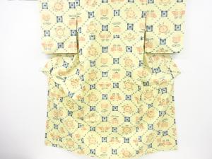 リサイクル　絣柄に蝶・花模様織り出し手織り紬着物